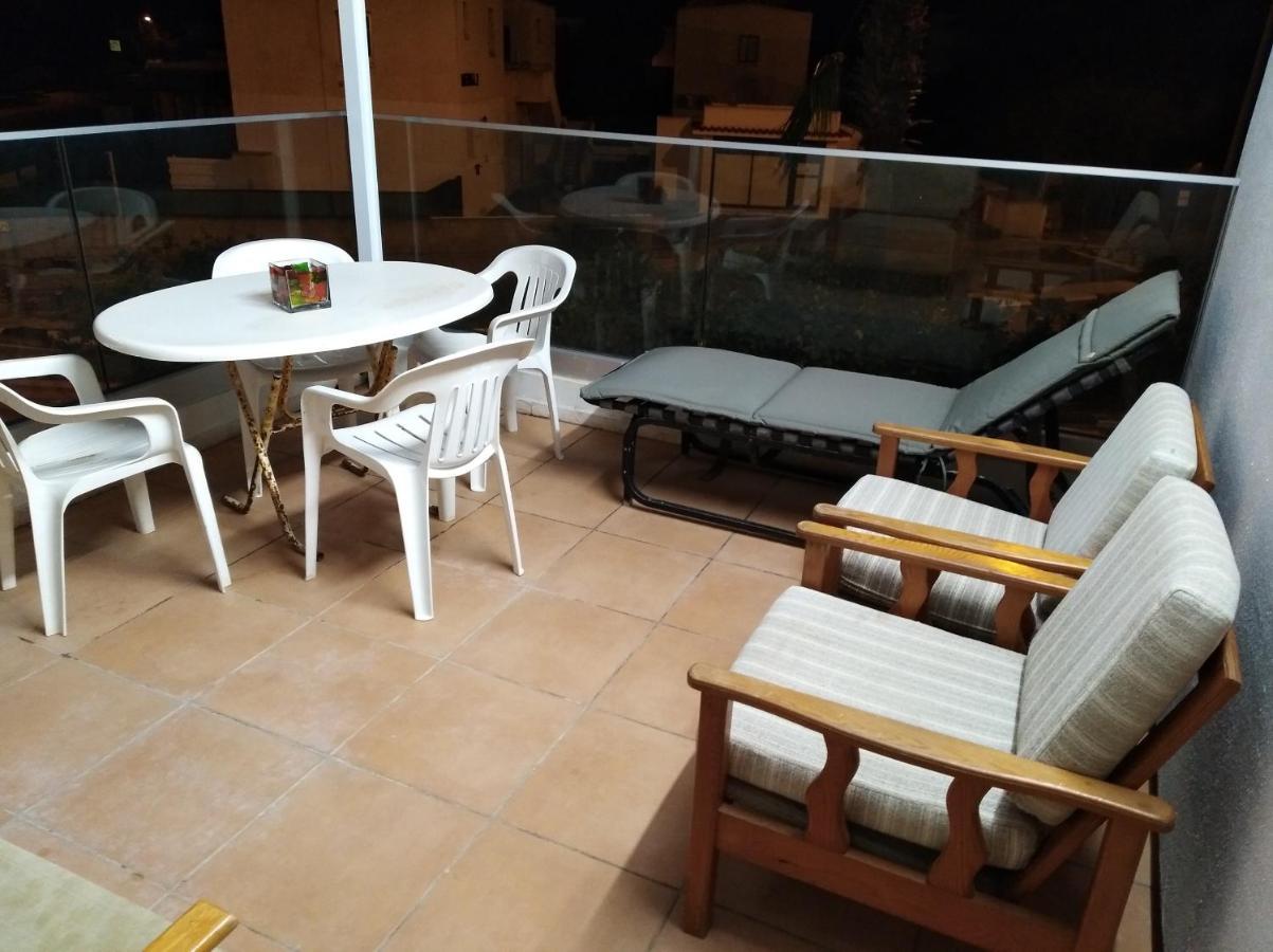 Larnaca, Pervolia 1 Bedroom Seaside Apartment Exteriör bild