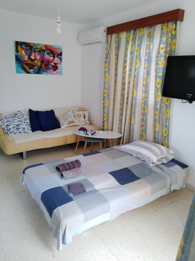 Larnaca, Pervolia 1 Bedroom Seaside Apartment Exteriör bild