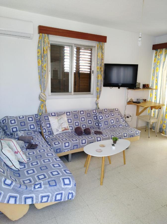 Larnaca, Pervolia 1 Bedroom Seaside Apartment Exteriör bild